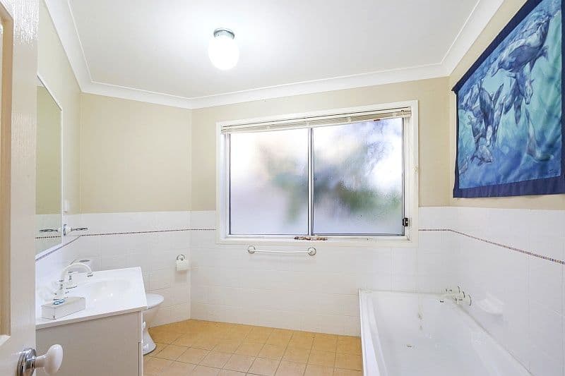 28 Stornaway Crescent, BERKELEY VALE NSW 2261, Berkeley Vale - Thumbnail 6