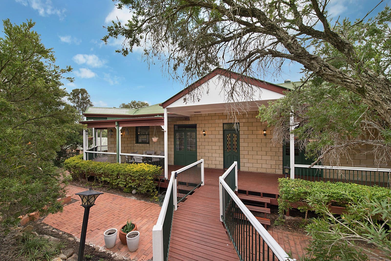 24 Lagoon Crescent, Bellbowrie QLD 4070, Bellbowrie - Thumbnail 2