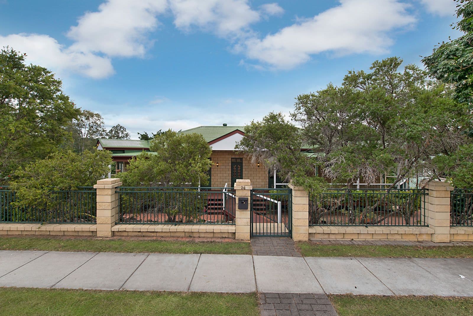 24 Lagoon Crescent, Bellbowrie QLD 4070, Bellbowrie - Thumbnail 3