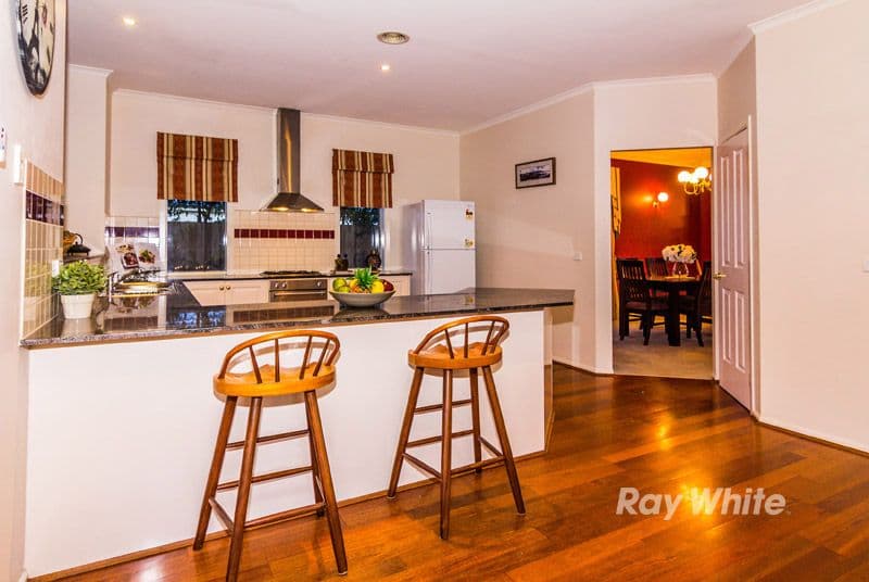 22 Springwater Crescent, CRANBOURNE VIC 3977, Cranbourne - Thumbnail 2