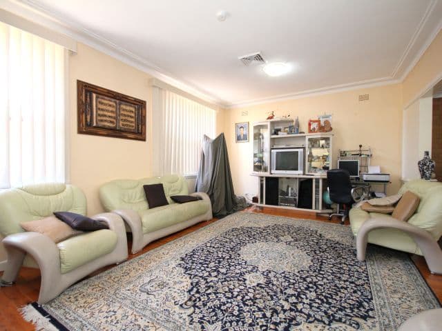 21 Collins Crescent, YAGOONA NSW 2199, Yagoona - Thumbnail 5