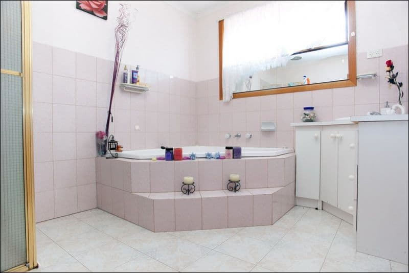 21 Padstum Avenue, LALOR VIC 3075, Lalor - Thumbnail 4
