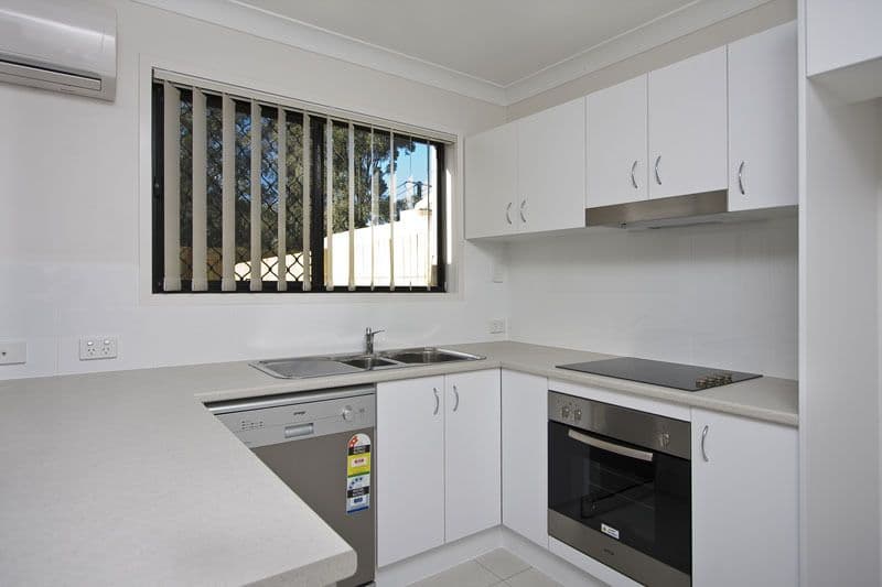 130 Rockfield Road, DOOLANDELLA QLD 4077, Doolandella - Thumbnail 2