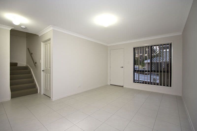 130 Rockfield Road, DOOLANDELLA QLD 4077, Doolandella - Thumbnail 4