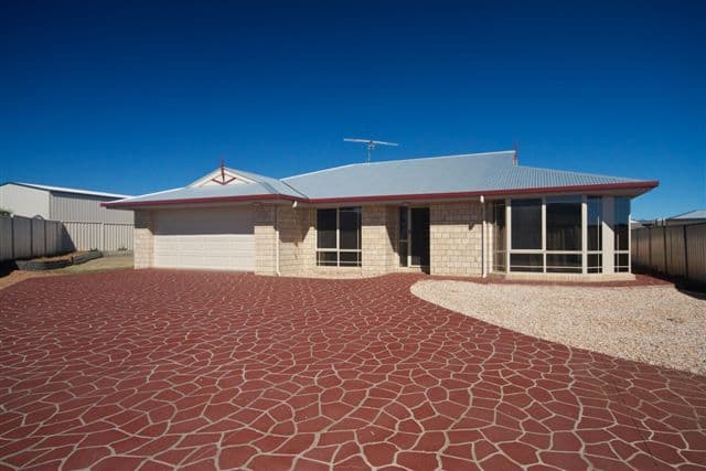 10 Marlowe Court, WESTBROOK QLD 4350, Westbrook - Image 1
