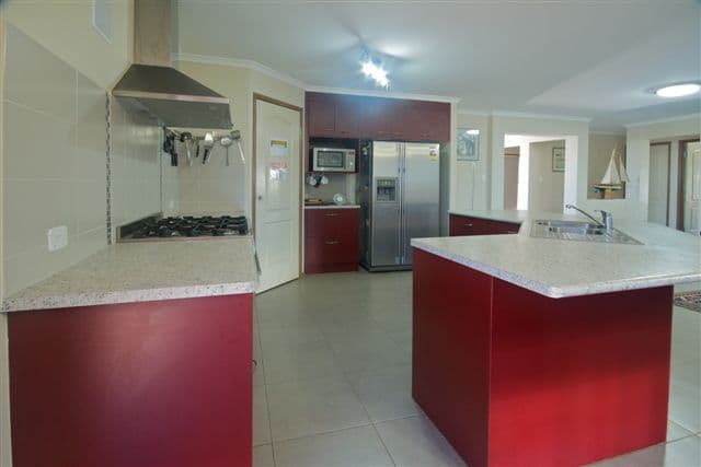 10 Marlowe Court, WESTBROOK QLD 4350, Westbrook - Thumbnail 2
