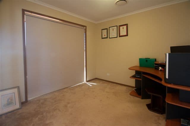 10 Marlowe Court, WESTBROOK QLD 4350, Westbrook - Thumbnail 8
