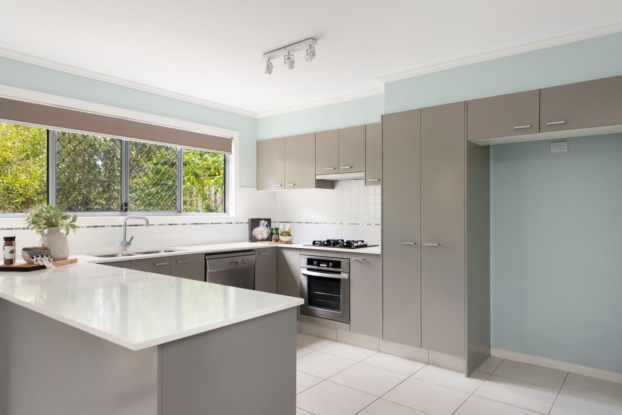 20 Preston Road, Carina QLD 4152, Carina - Thumbnail 2