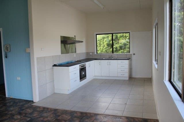 11 Cooper Street, INGHAM QLD 4850, Ingham - Thumbnail 2
