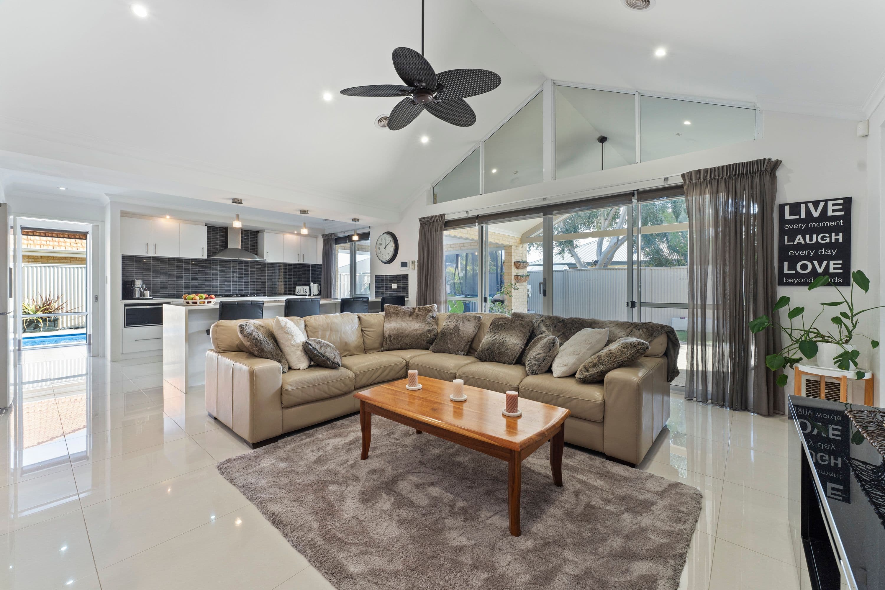 3 Ravenglass Crescent, Waikiki WA 6169, Waikiki - Thumbnail 4