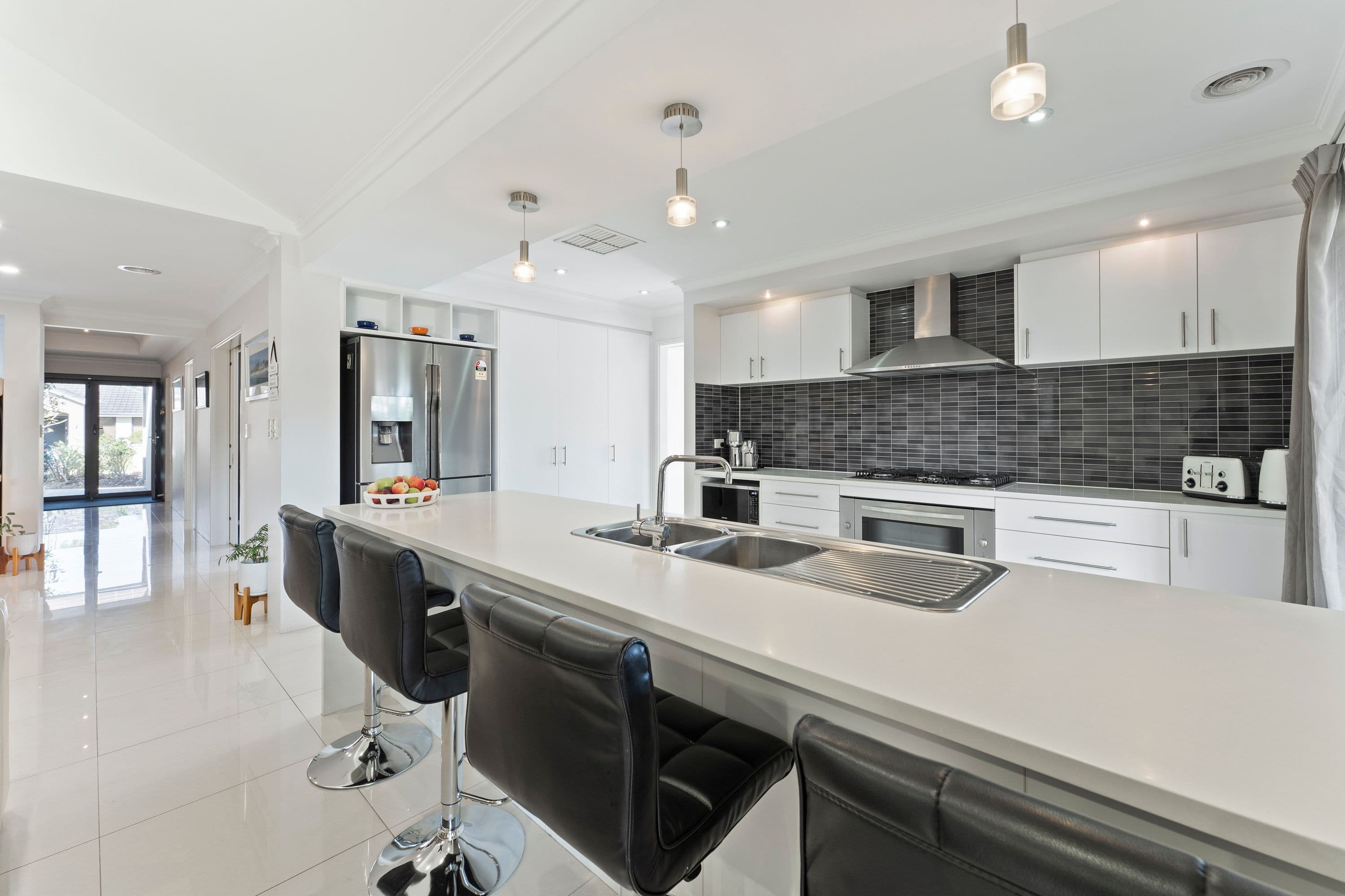 3 Ravenglass Crescent, Waikiki WA 6169, Waikiki - Thumbnail 8