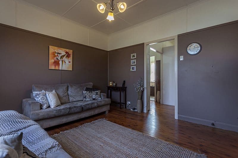1 Victory Street, NEWTOWN QLD 4350, Newtown - Thumbnail 2