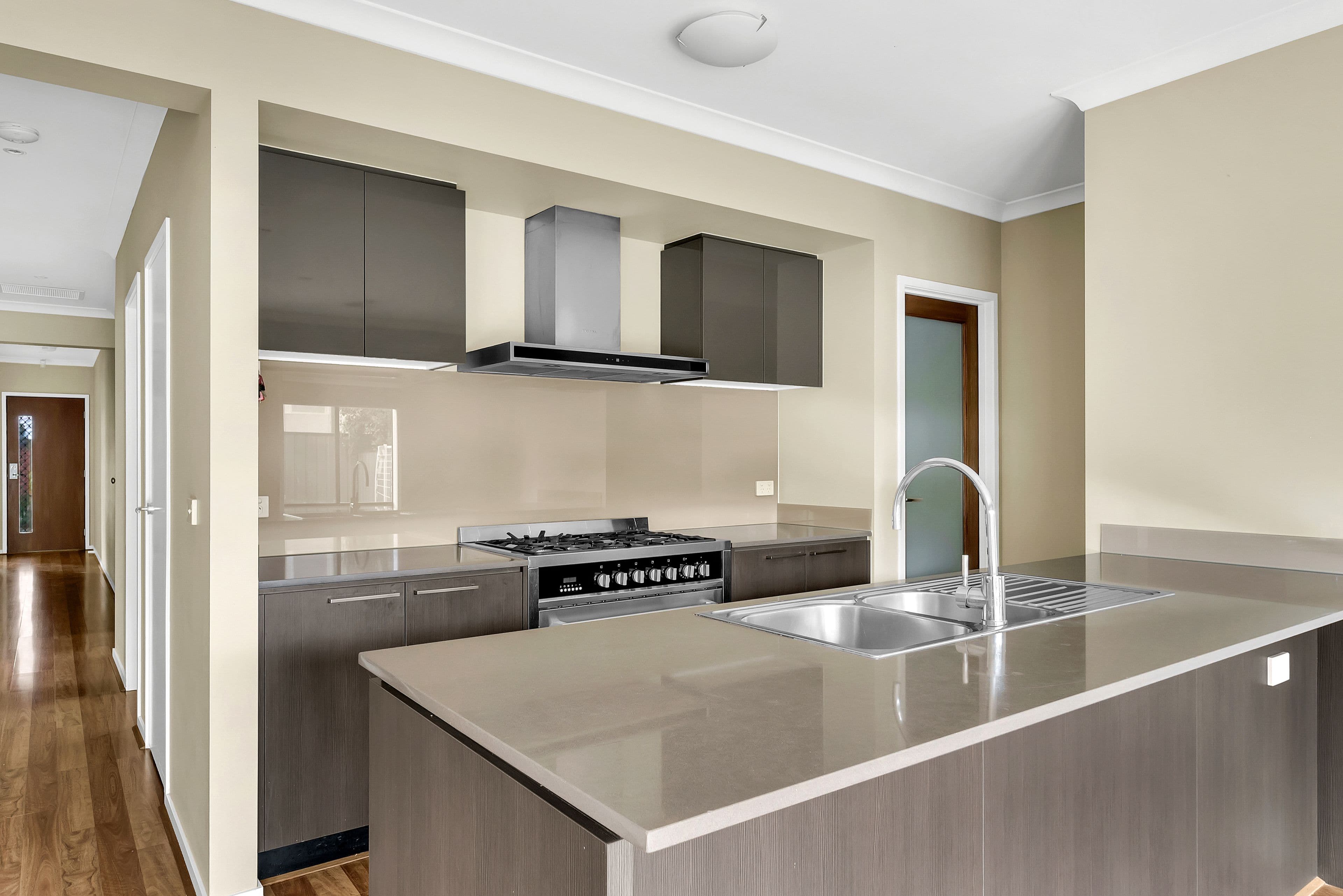18 Taylan Street, Craigieburn VIC 3064, Craigieburn - Thumbnail 3