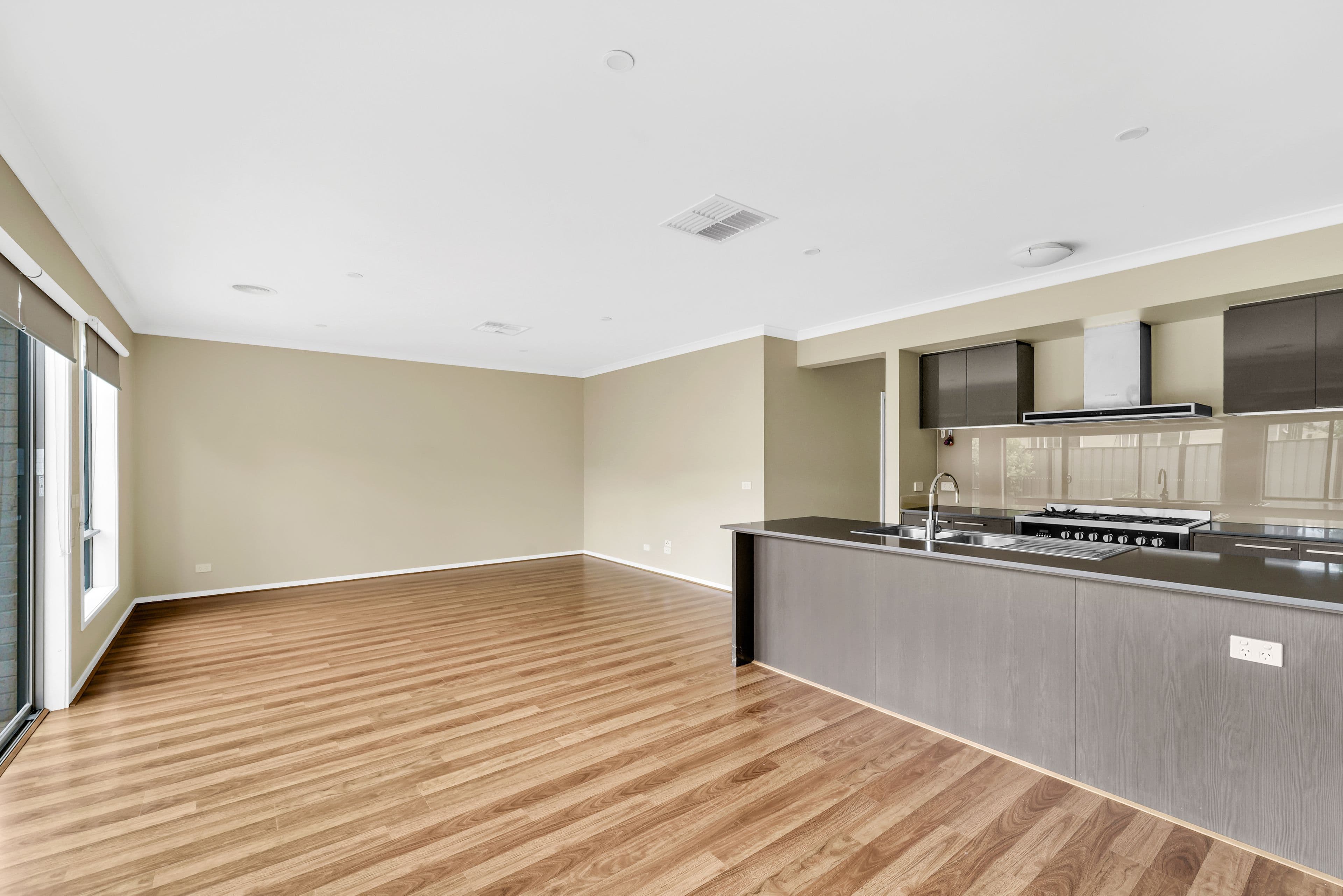 18 Taylan Street, Craigieburn VIC 3064, Craigieburn - Thumbnail 4