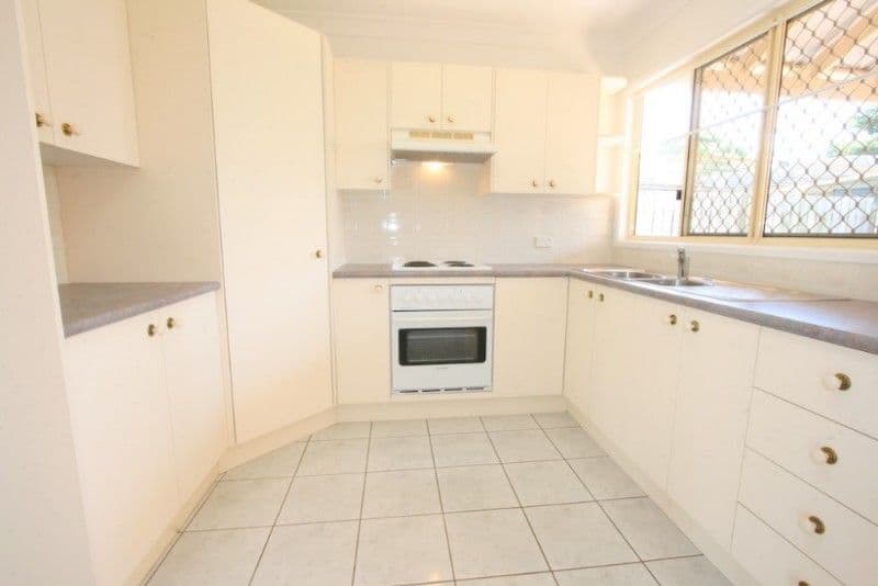 6 Samuel Street, WOODY POINT QLD 4019, Woody Point - Thumbnail 3