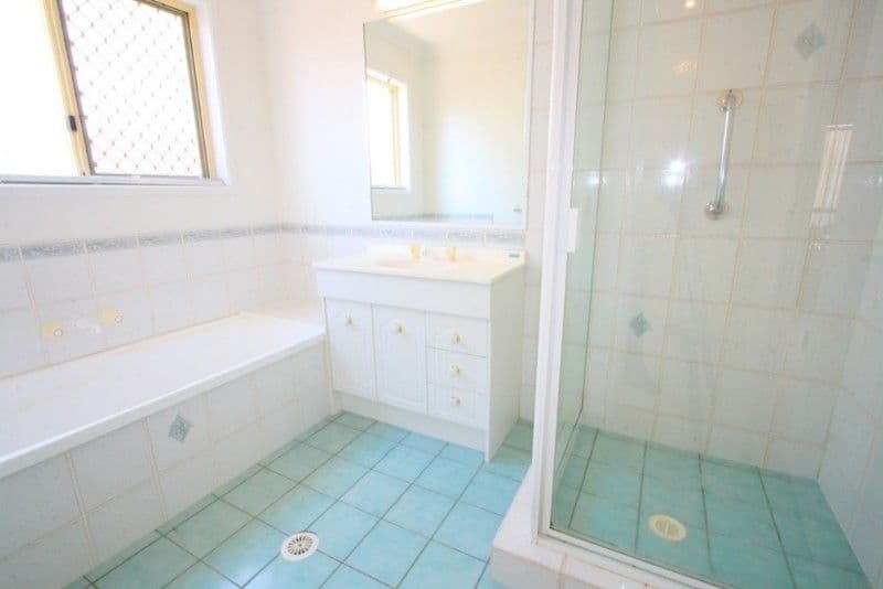 6 Samuel Street, WOODY POINT QLD 4019, Woody Point - Thumbnail 6
