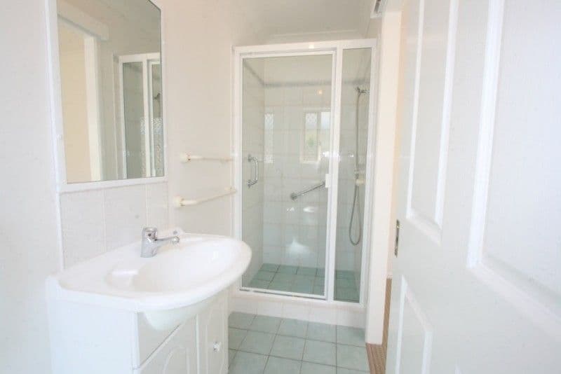 6 Samuel Street, WOODY POINT QLD 4019, Woody Point - Thumbnail 8