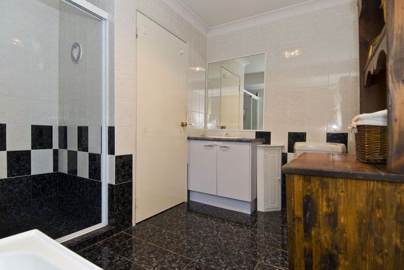 10 Longmorn Crescent, MERRIMAC QLD 4226, Merrimac - Thumbnail 6