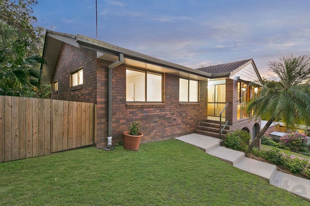 18 Cranbrook Street, Mitchelton QLD 4053, Mitchelton - Thumbnail 2