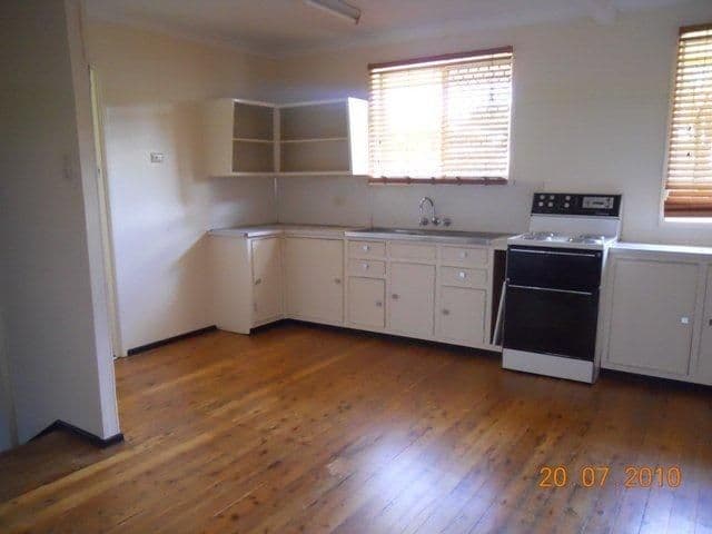 87 Drayton Road, HARRISTOWN QLD 4350, Harristown - Thumbnail 4
