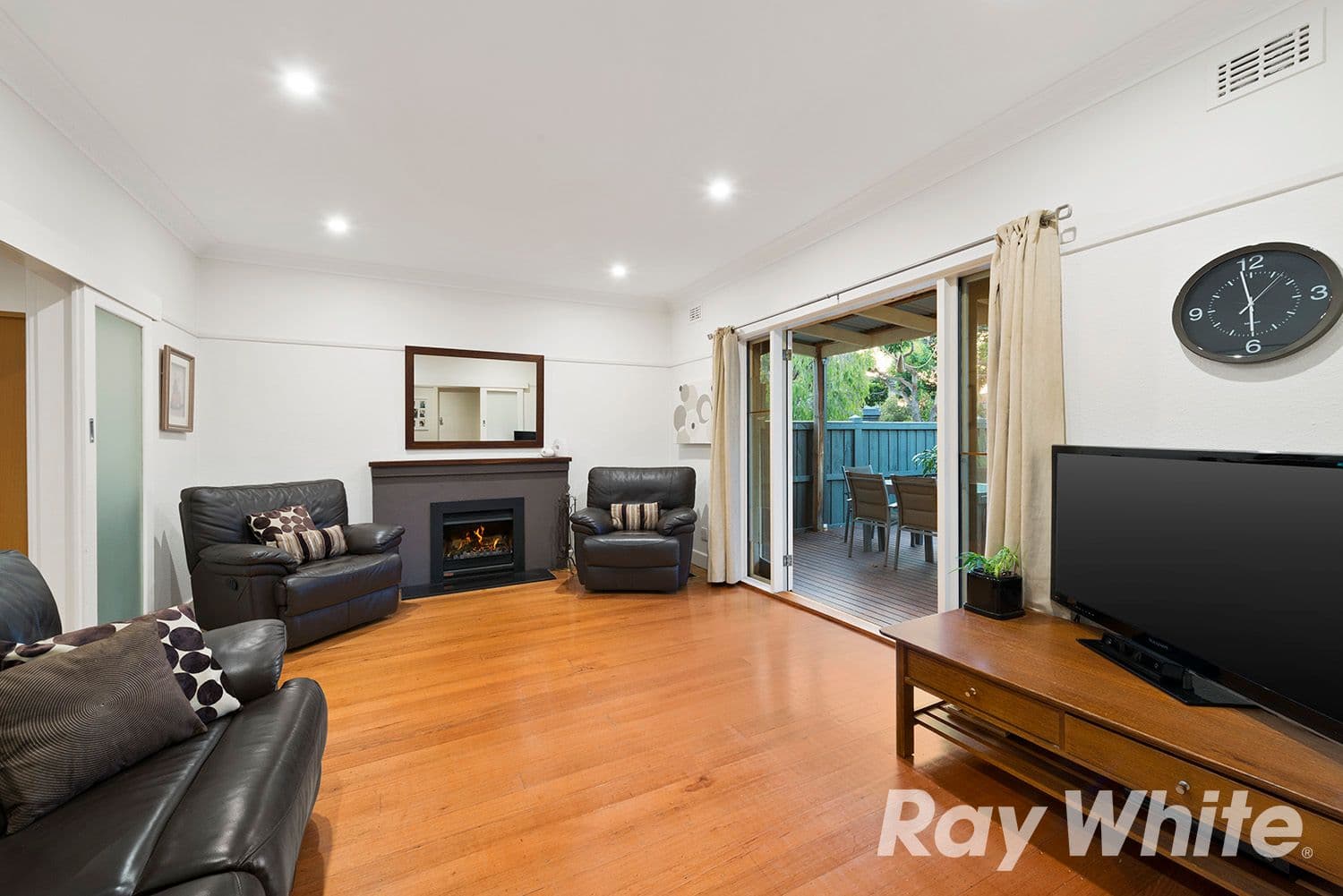 8 Crown Avenue, Mordialloc VIC 3195, Mordialloc - Thumbnail 2