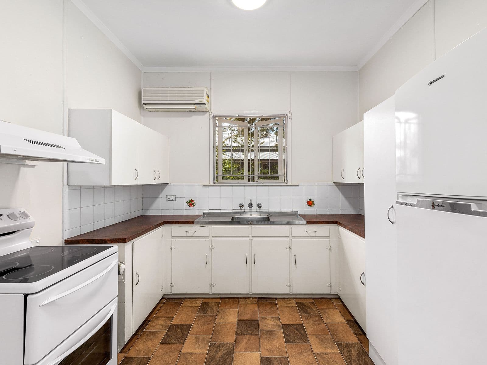 27 Jackson Street, Indooroopilly QLD 4068, Indooroopilly - Thumbnail 5