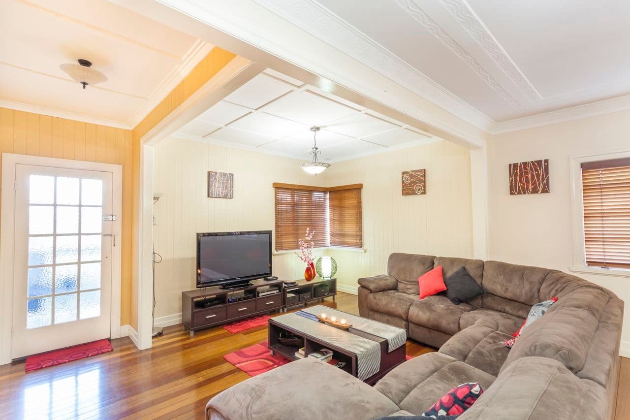 2 Murton Avenue, HOLLAND PARK QLD 4121, Holland Park - Thumbnail 3