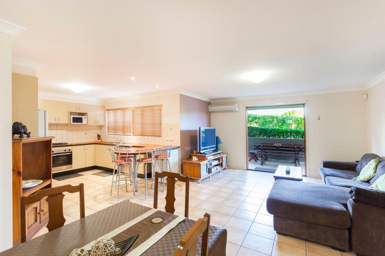 2 Murton Avenue, HOLLAND PARK QLD 4121, Holland Park - Thumbnail 6