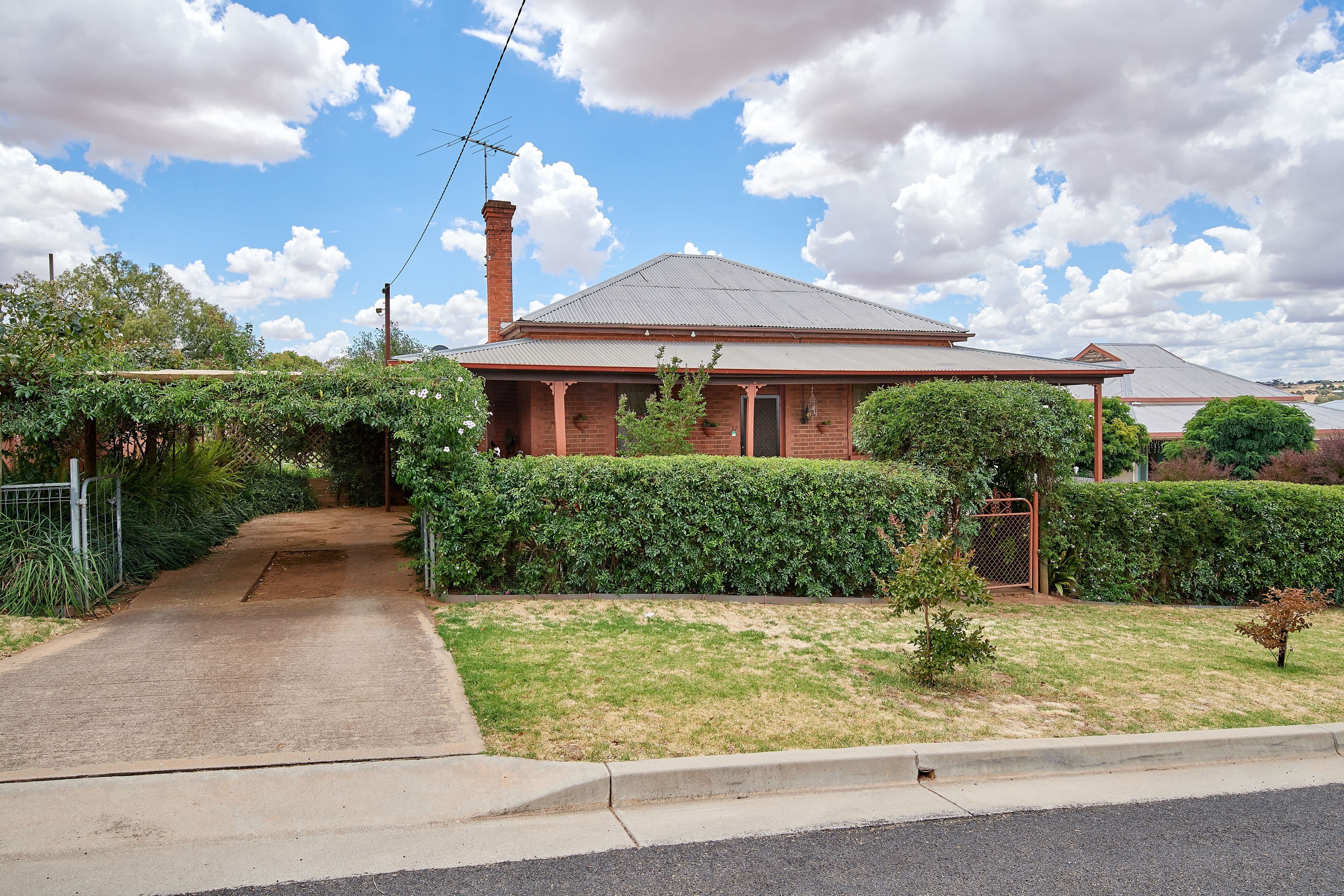37 Thomas Street, Junee NSW 2663, Junee - Image 1
