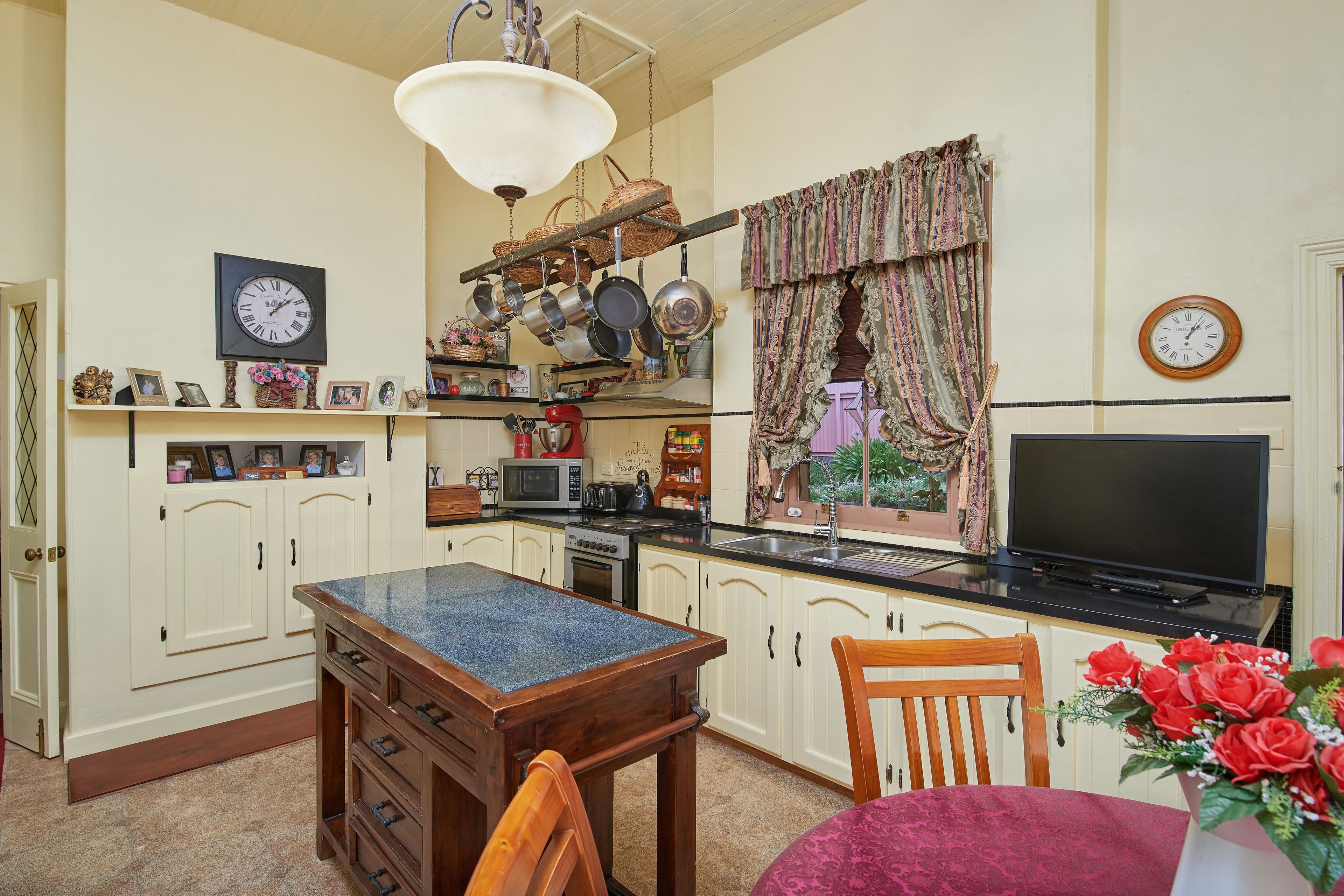 37 Thomas Street, Junee NSW 2663, Junee - Thumbnail 3