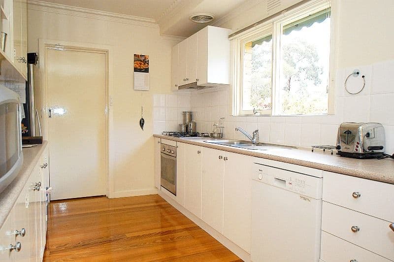 10 Marbray Drive, GLEN WAVERLEY VIC 3150, Glen Waverley - Thumbnail 2