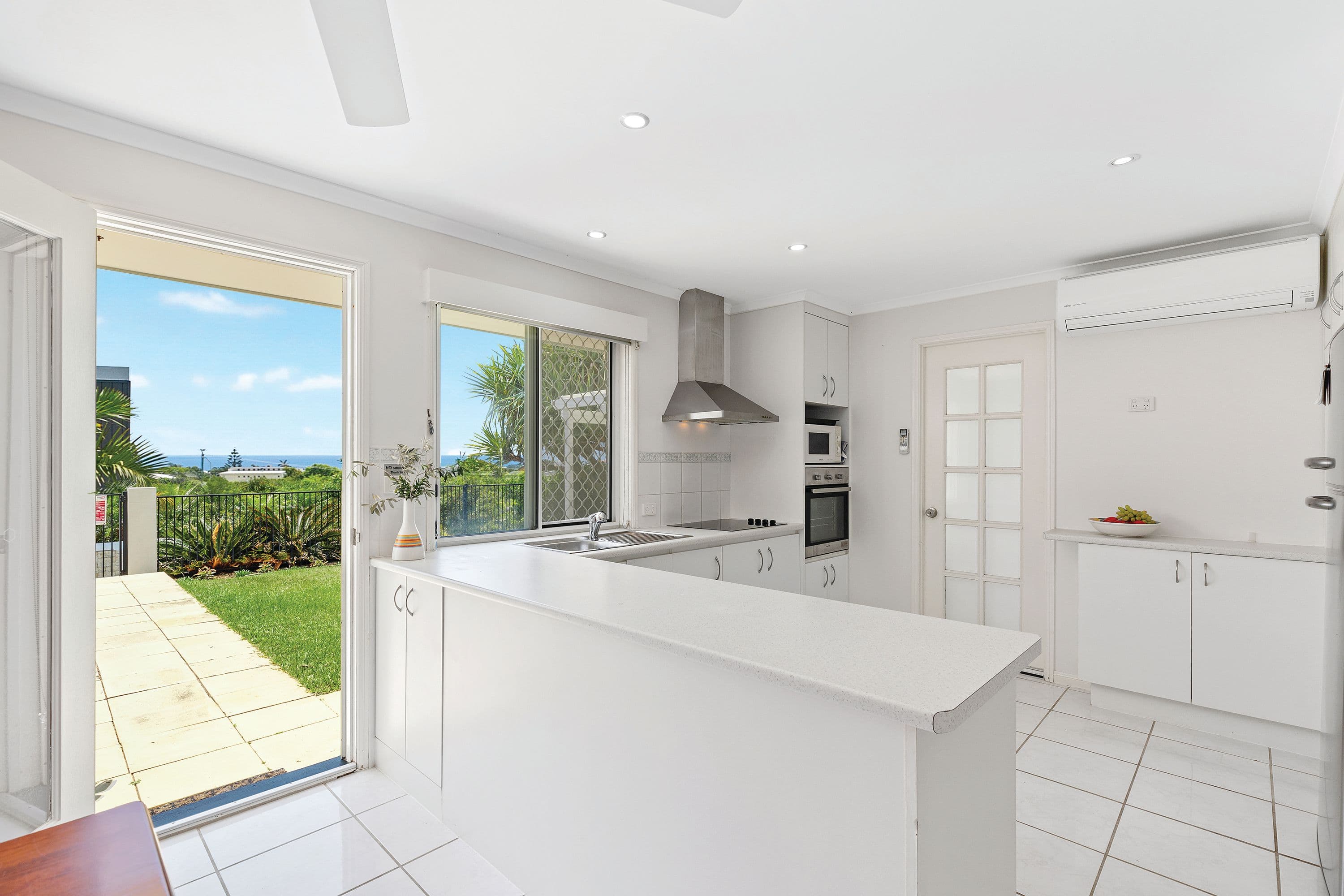 18 Southern Cross Parade, Sunrise Beach QLD 4567, Sunrise Beach - Thumbnail 8