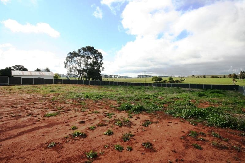 37 Scotia Avenue, OBERON NSW 2787, Oberon - Thumbnail 2
