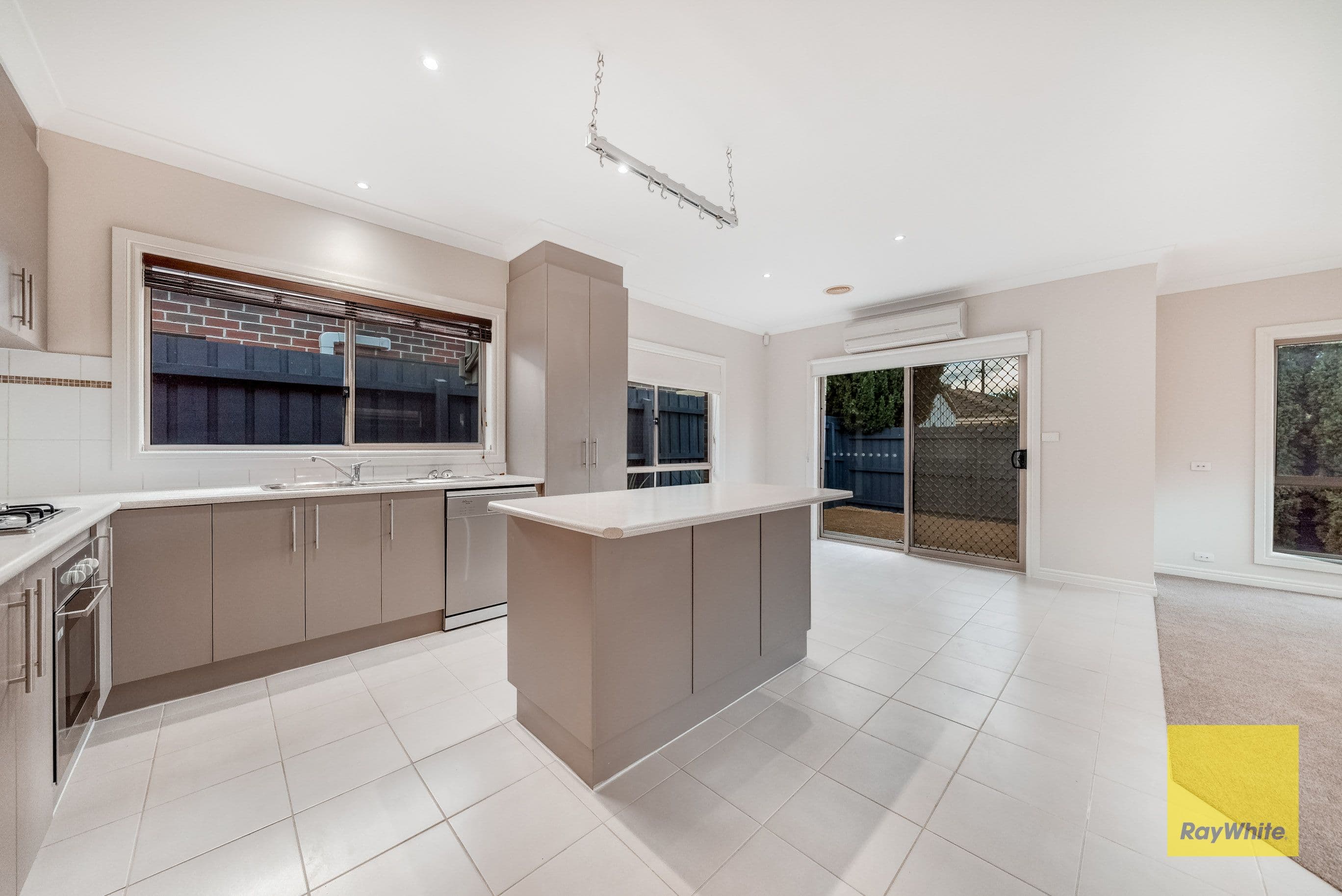 8 Protea Court, Hoppers Crossing VIC 3029, Hoppers Crossing - Thumbnail 2