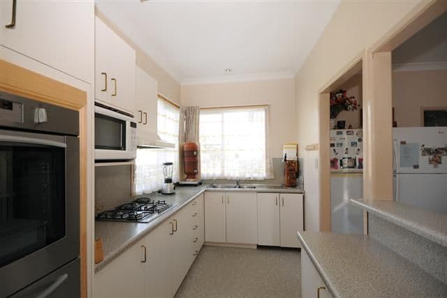 243 Campbell Street, NEWTOWN QLD 4350, Newtown - Thumbnail 2