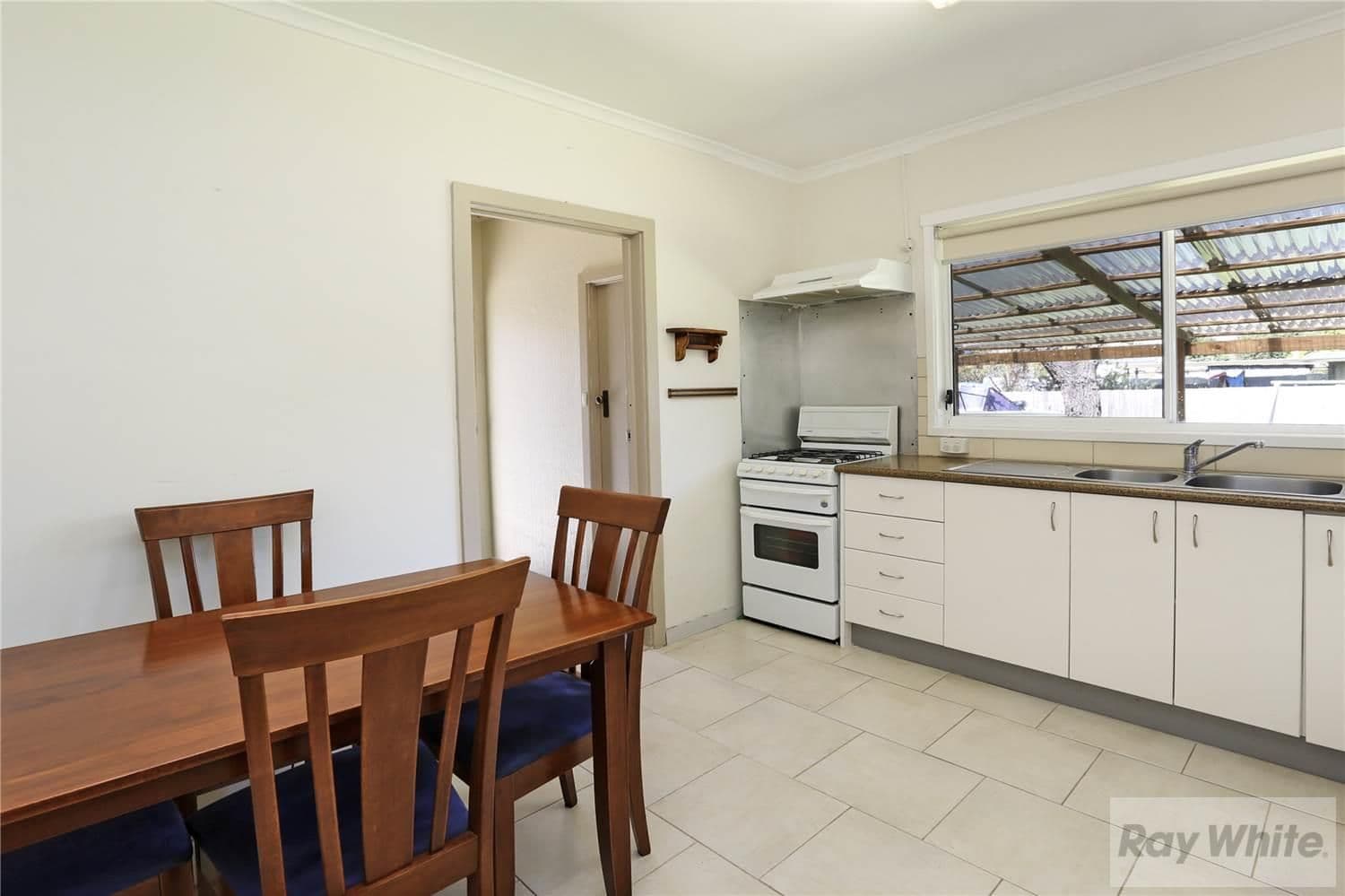 6 Montreal Avenue, Corio VIC 3214, Corio - Thumbnail 5