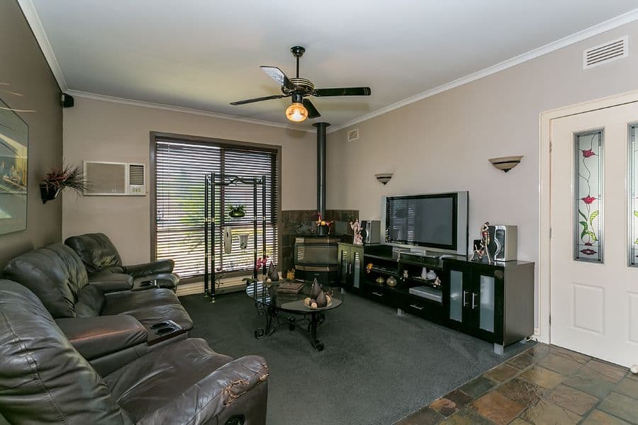 17 Margrave Street, ST ALBANS VIC 3021, St Albans - Thumbnail 2