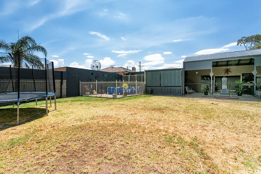 17 Margrave Street, ST ALBANS VIC 3021, St Albans - Thumbnail 8