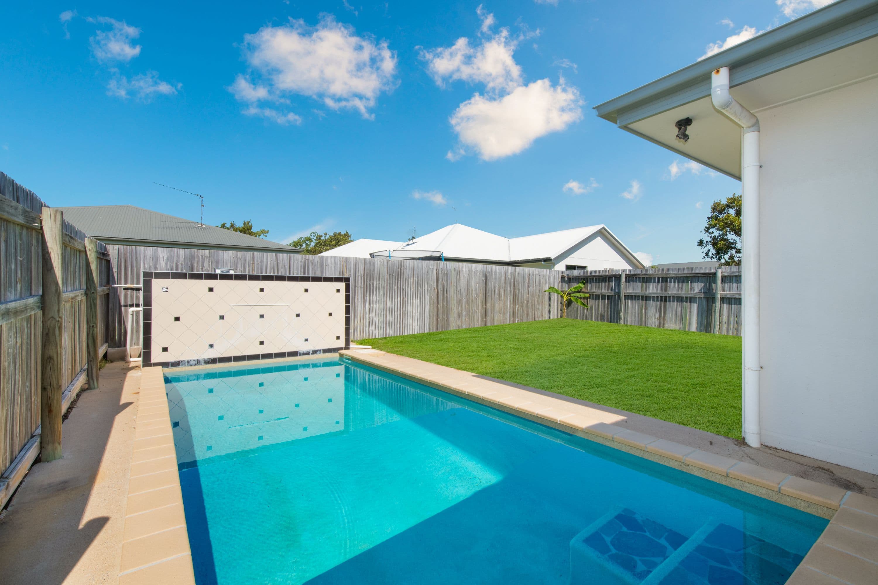 12 Shark Court, Mount Louisa QLD 4814, Mount Louisa - Thumbnail 2