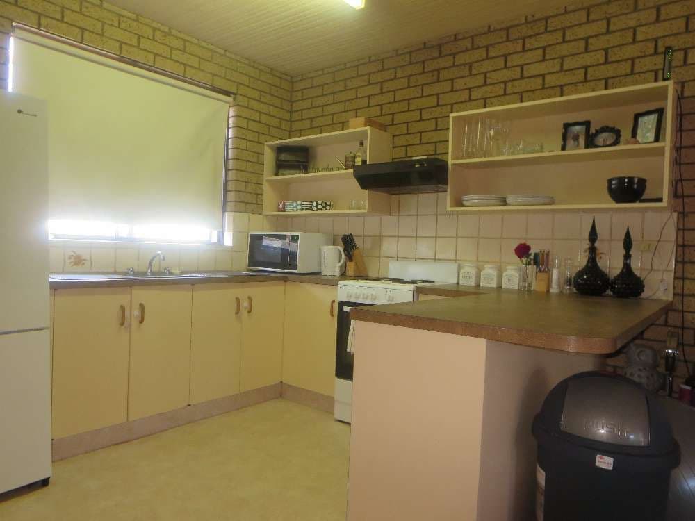 413 Bevan Street, Lavington NSW 2641, Lavington - Thumbnail 2