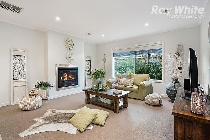 16 Binglebay Avenue, Waterways VIC 3195, Waterways - Thumbnail 2