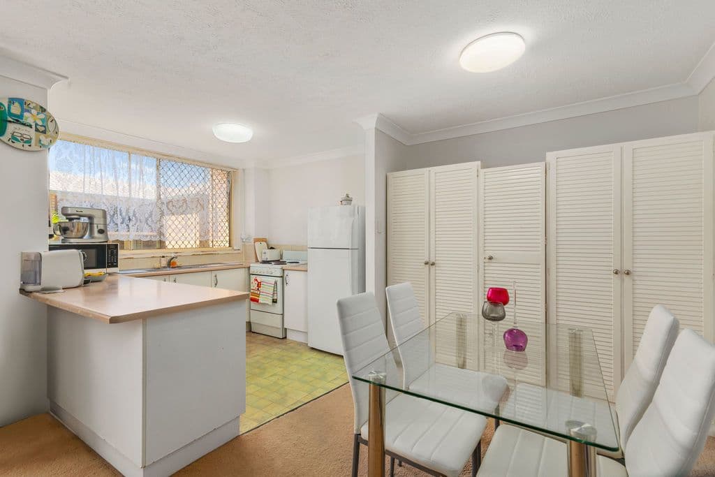 1 Rolan Court, Palm Beach QLD 4221, Palm Beach - Thumbnail 2