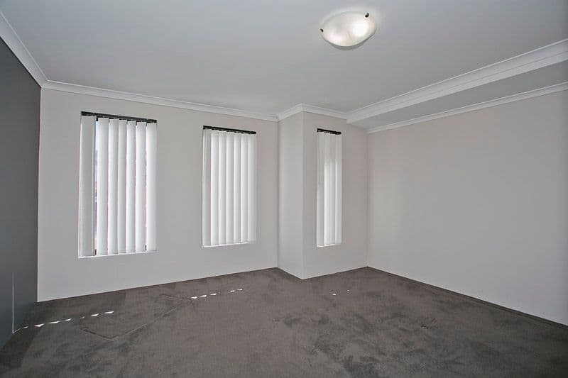 98 Barbarossa Drive, CAVERSHAM WA 6055, Caversham - Thumbnail 8