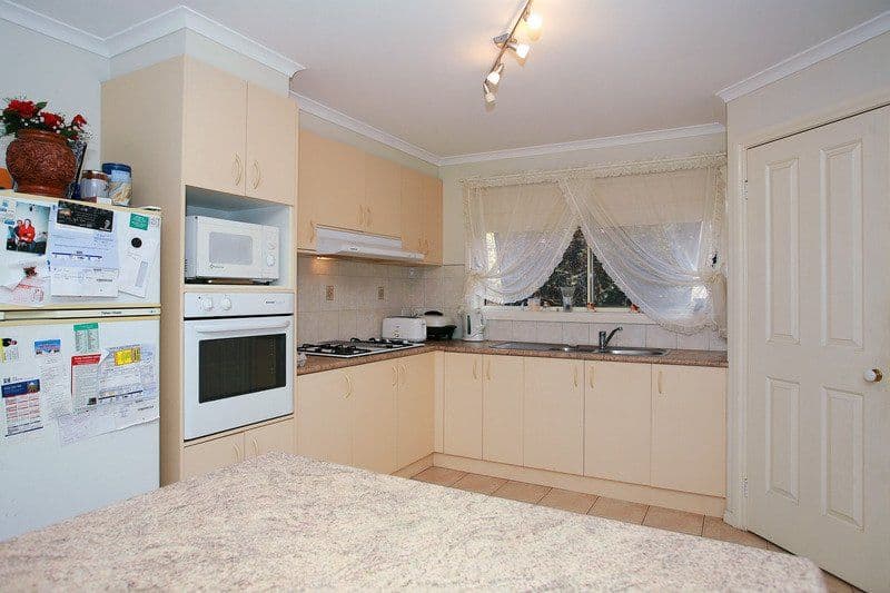 18 Fairhaven Boulevard, CRANBOURNE VIC 3977, Cranbourne West - Thumbnail 2