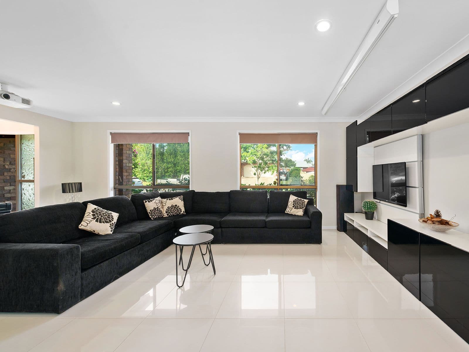 1 Canning Close, Wynnum West QLD 4178, Wynnum West - Thumbnail 3