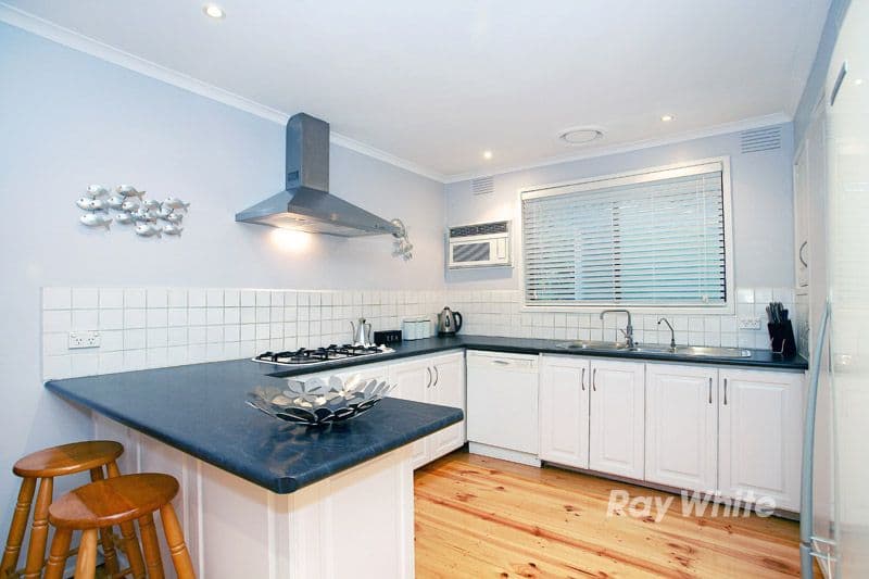 10 Rotherwood Close, WANTIRNA VIC 3152, Wantirna - Thumbnail 2