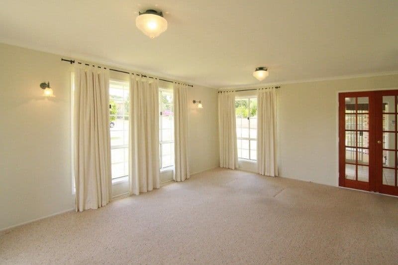 8 Robindale Drive, DARLING HEIGHTS QLD 4350, Darling Heights - Thumbnail 2