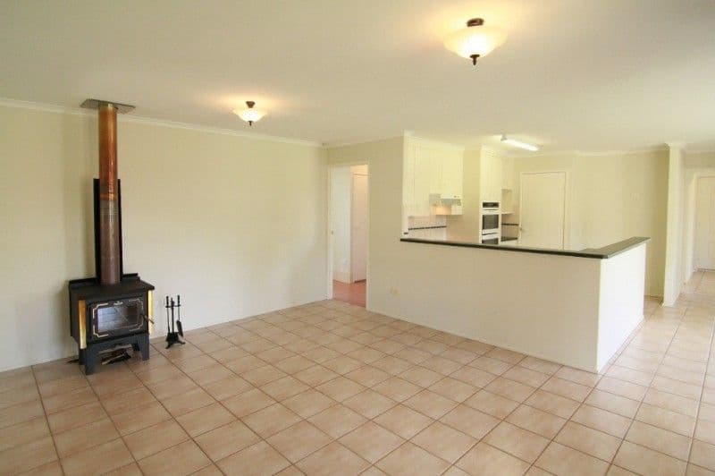 8 Robindale Drive, DARLING HEIGHTS QLD 4350, Darling Heights - Thumbnail 5