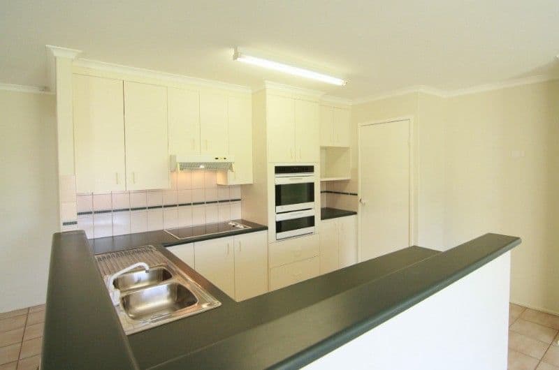 8 Robindale Drive, DARLING HEIGHTS QLD 4350, Darling Heights - Thumbnail 6