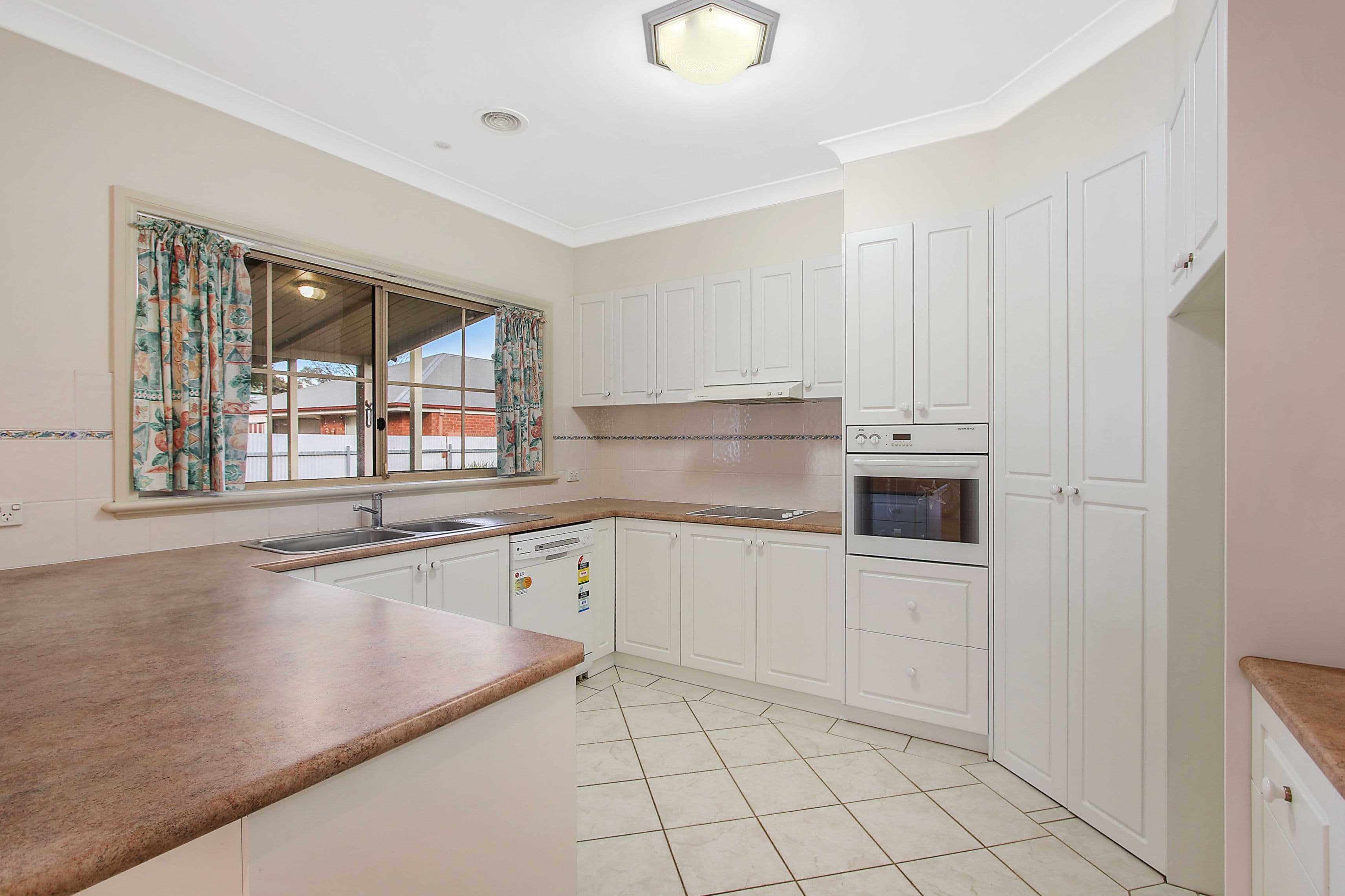 194 Bank Street, Howlong - Thumbnail 2